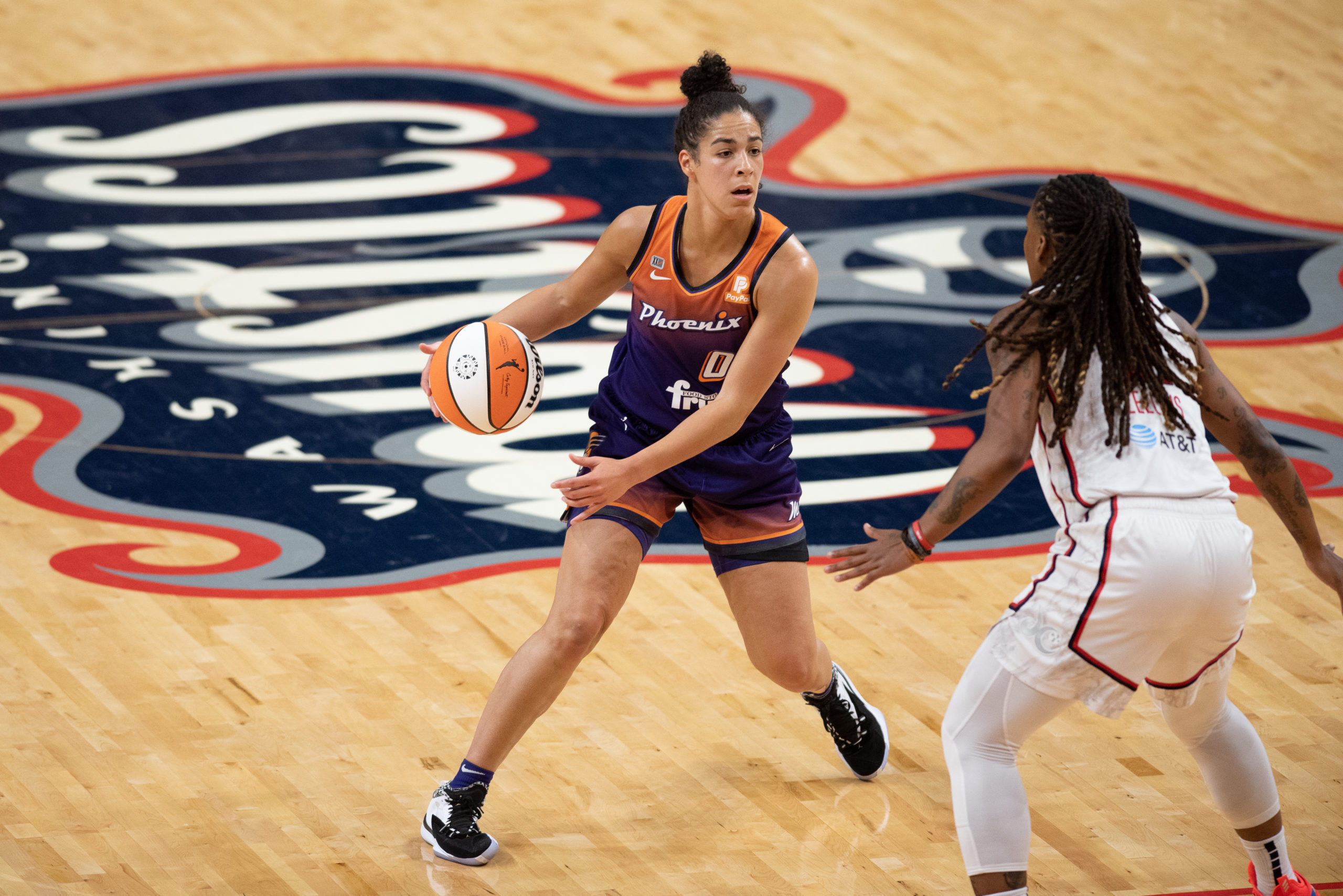 Phoenix Mercury's Kia Nurse dribbles during a game against the Washington Mystics on May 18, 2021. (Domenic Allegra photo)