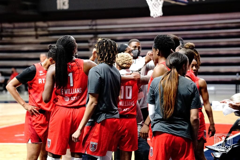 Atlanta Dream huddle during 2021 WNBA season.