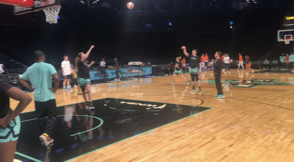 Stefanie Dolson passes to Lorela Cubaj during New York Liberty pregame warmups at Barclays Center, May 17, 2022. (Howard Megdal photo)