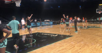 Stefanie Dolson passes to Lorela Cubaj during New York Liberty pregame warmups at Barclays Center, May 17, 2022. (Howard Megdal photo)