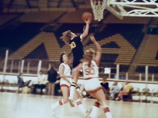 Peggy Kennedy goes up for a layup