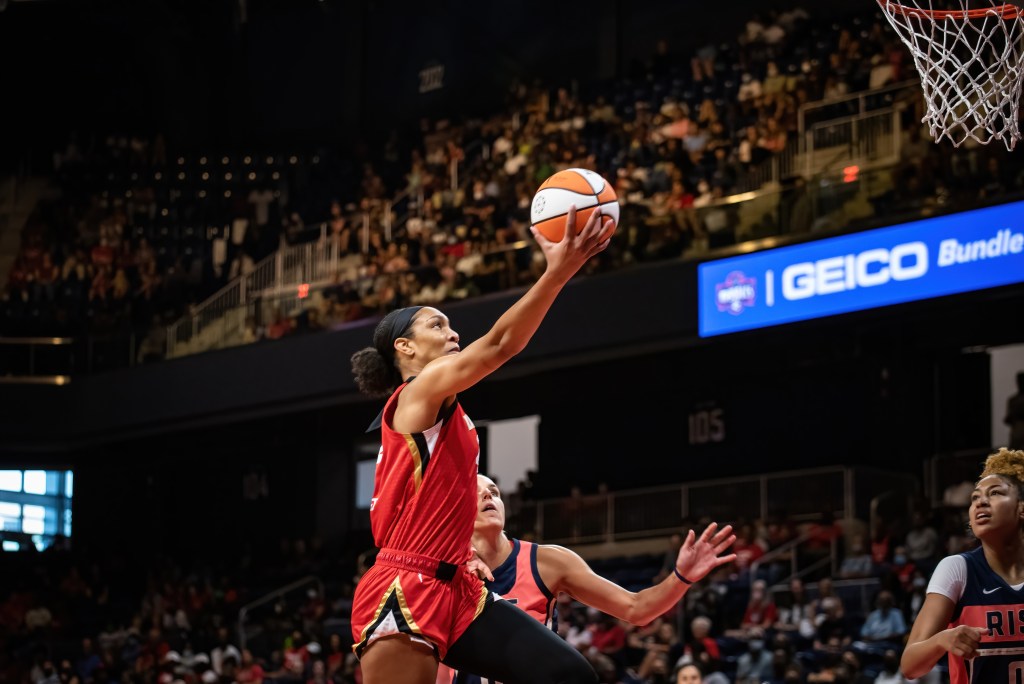 A'ja Wilson goes up for a layup against the Washington Mystics 