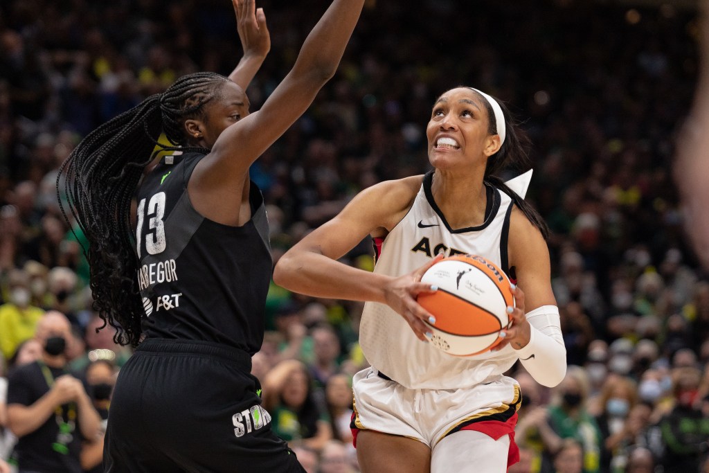A'ja Wilson looks to score around Ezi Magbegor during Game 3 of the WNBA semifinals between the Las Vegas Aces and the Seattle Storm on September 4, 2022. (Lydia Ely photo)