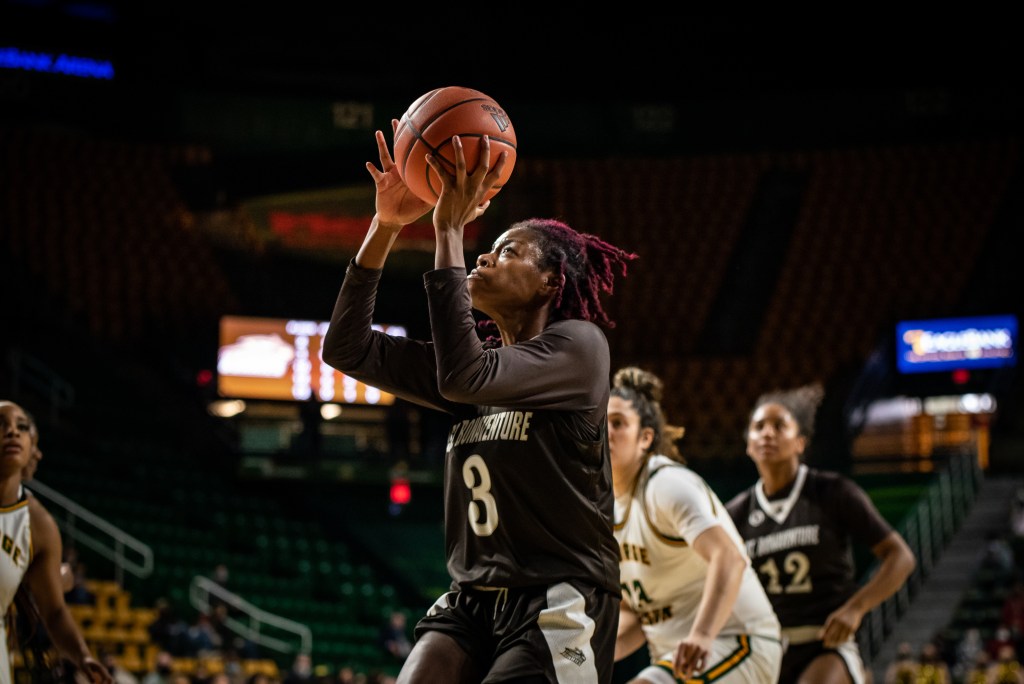 I'yanna Lops puts up a shot against George Mason on January 23, 2022.