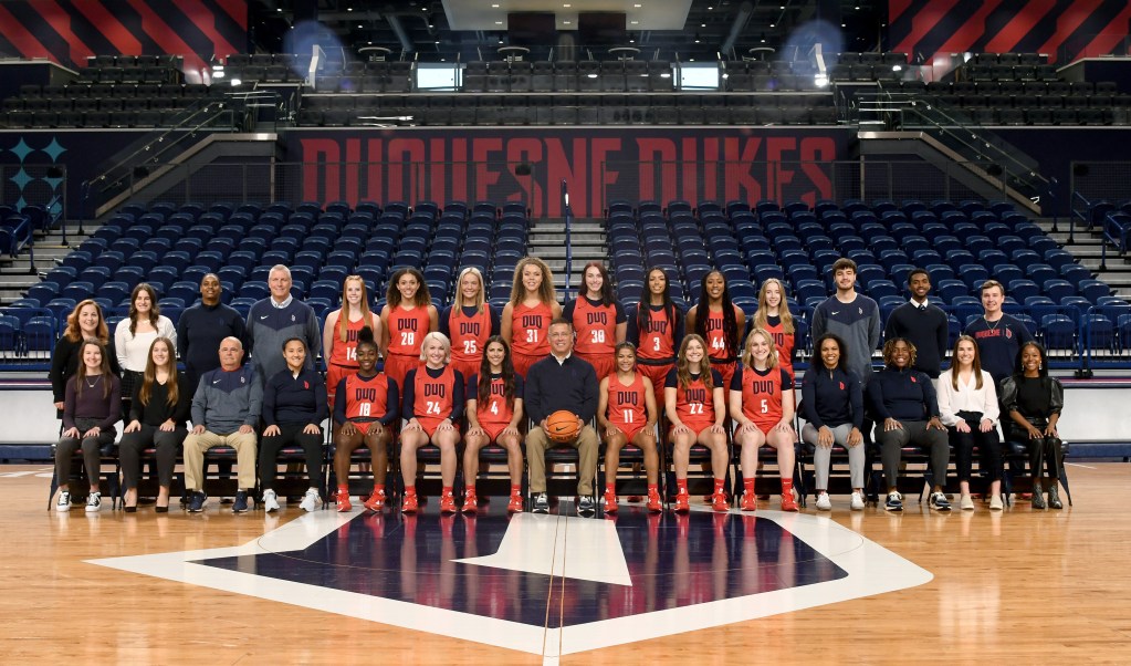 Duquesne poses for its 2022-23 team photo.