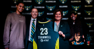 Satou Sabally, Greg Bibb, Latricia Trammell and Arike Ogunbowale. (Photo via Dallas Wings)