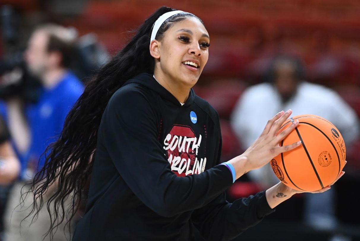 South Carolina center Kamilla Cardosa is pictured warming up in a South Carolina Gamecocks sweatshirt.