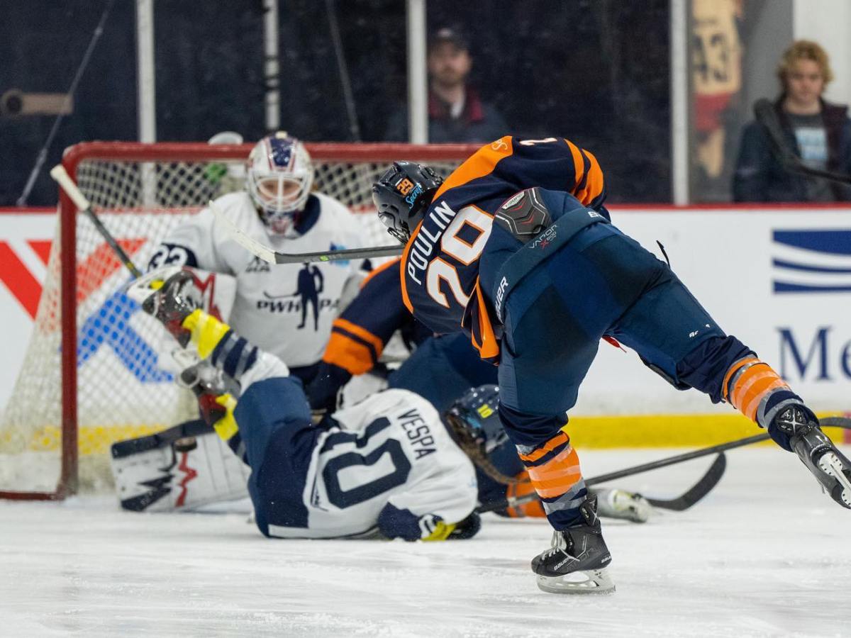 Marie-Philip Poulin takes a shot