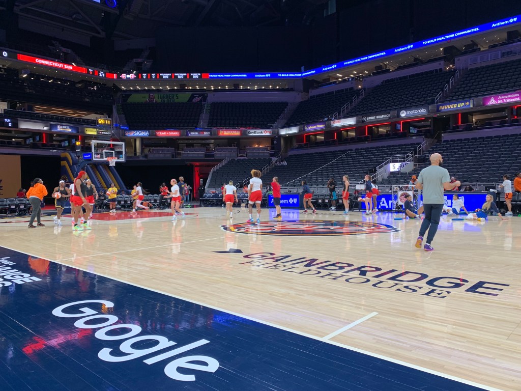 Indiana Fever vs Connecticut Sun warmups on May 19, 2023