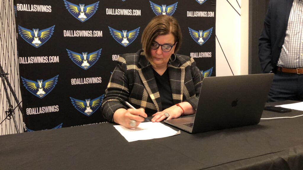 Latricia Trammell speaks to media after a win by the Dallas Wings over the New York Liberty on July 19, 2023. (Howard Megdal photo)