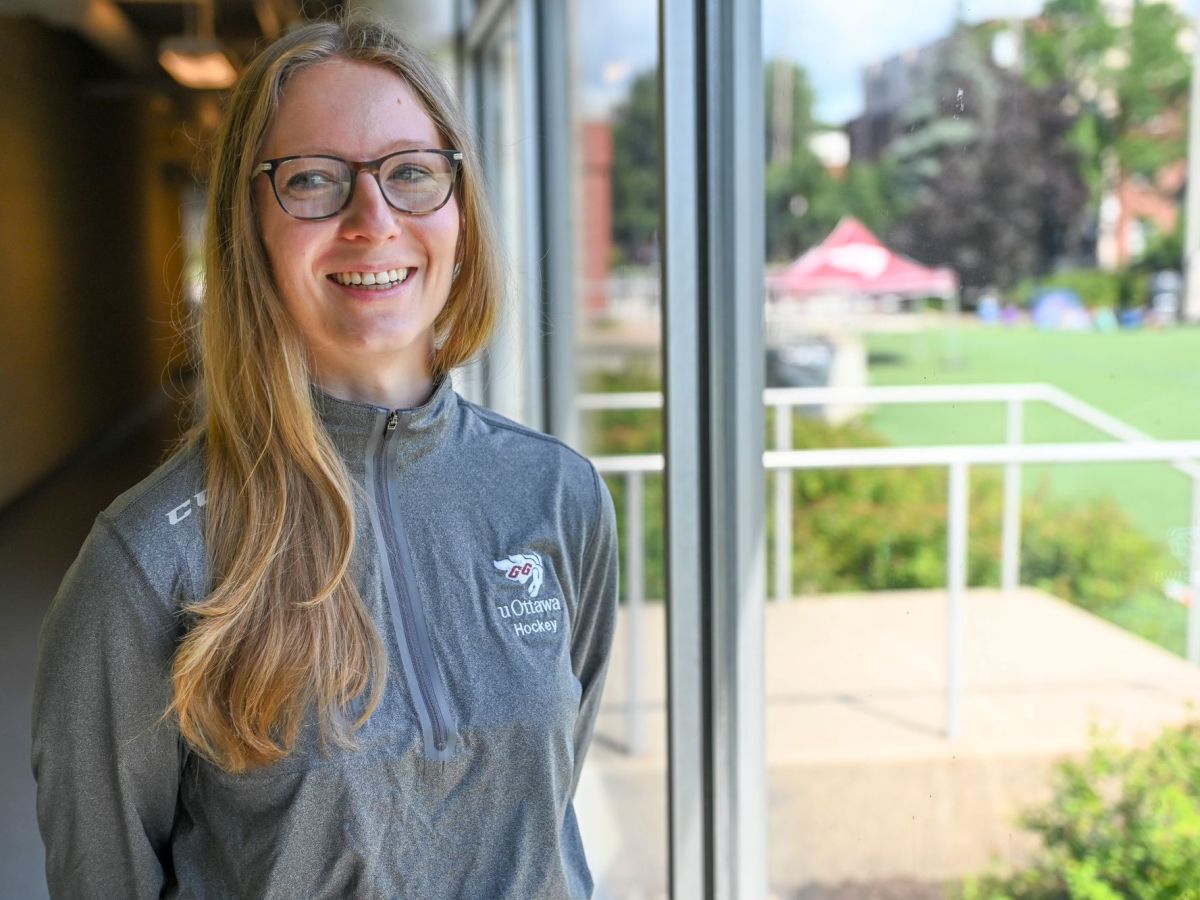 Stefanie McKeough wearing a grey uOttawa hockey sweater