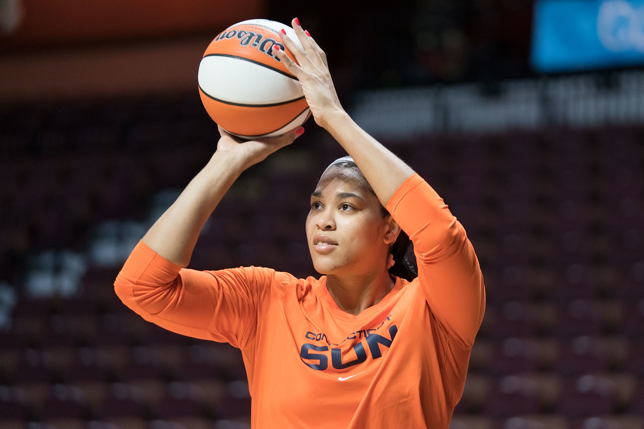 Connecticut Sun forward Brionna Jones (42) warms up before the WNBA game between the Minnesota Lynx and the Connecticut Sun at Mohegan Sun Arena, Uncasville, Connecticut, USA on August 14, 2022. Photo Credit: Chris Poss