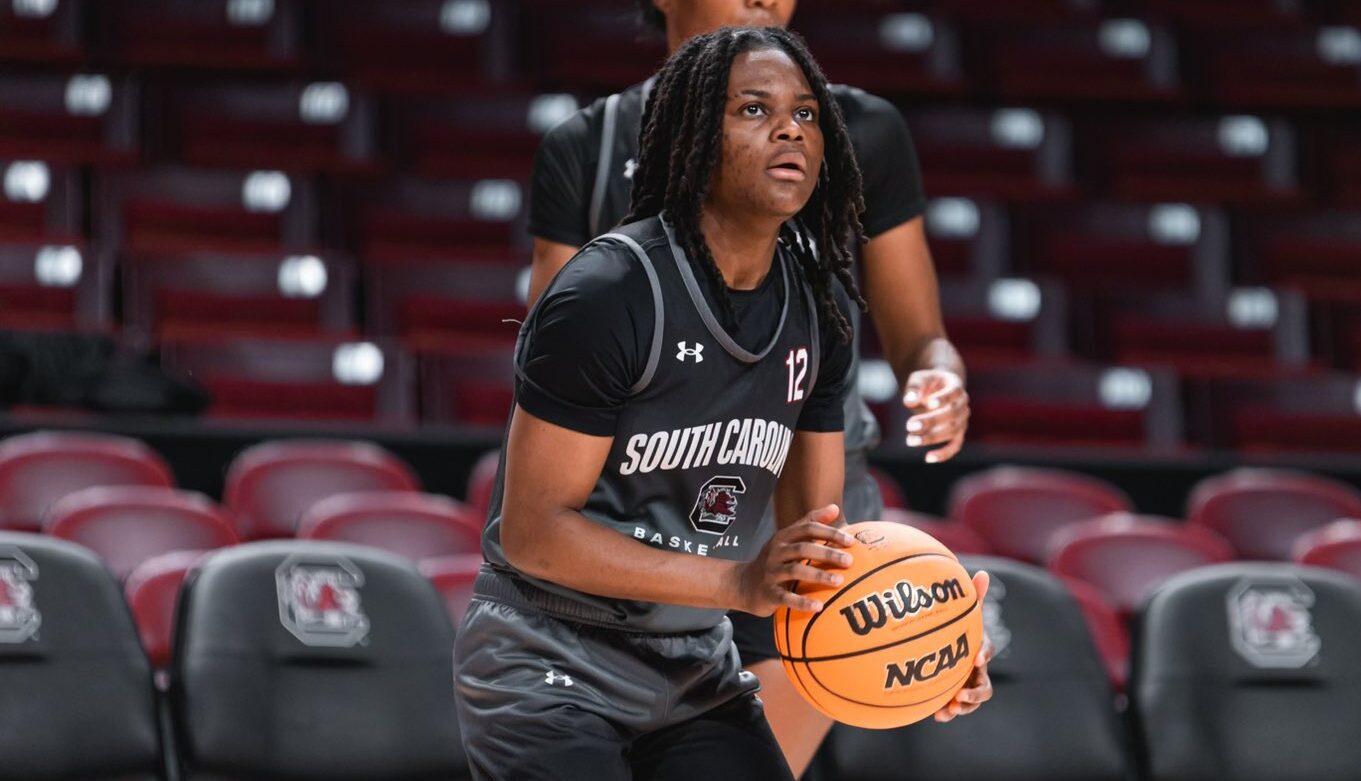MiLaysia Fulwiley taking shots at practice ahead of South Carolina's season opener.