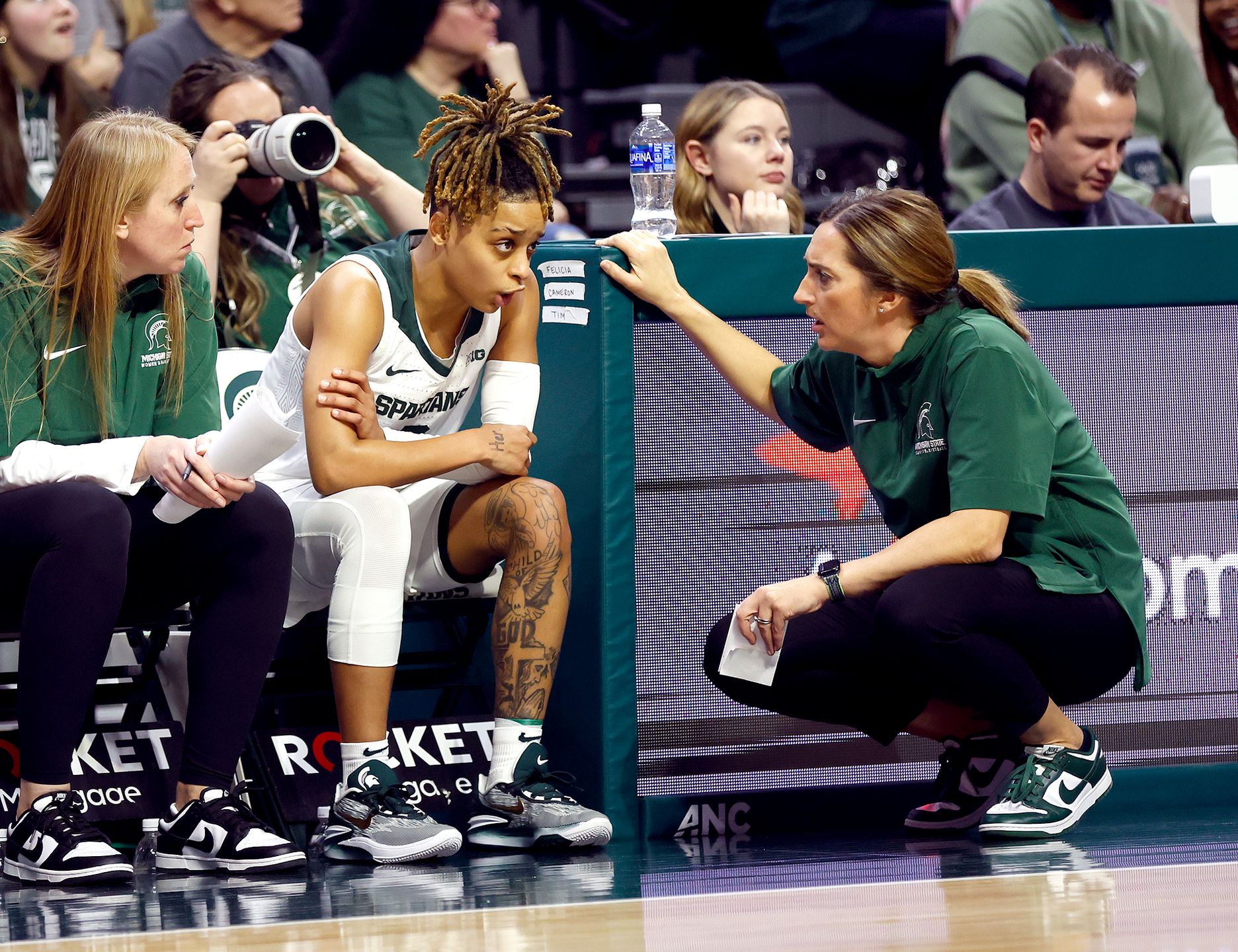 Robyn Fralick talks with DeeDee Hagemann