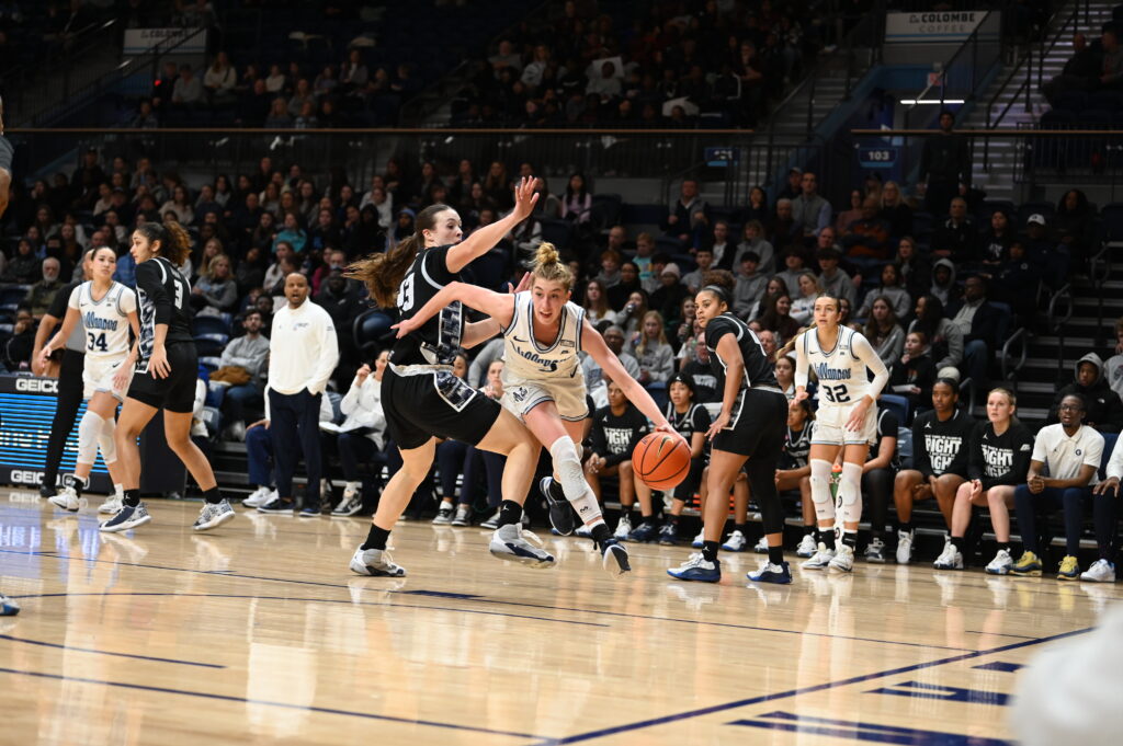 Villanova guard Lucy Olsen drives to the hoop during a game against Georgetown at Finneran Pavilion, Jan. 10, 2024. (Josh Verlin photo)