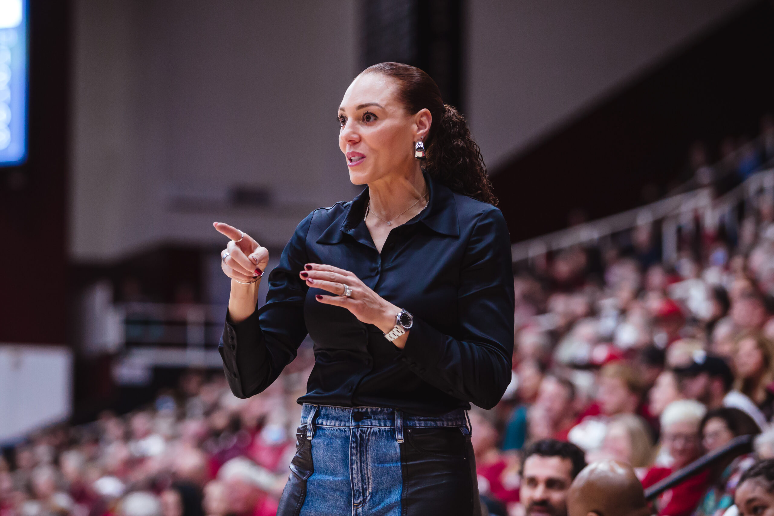 Arizona head coach Adia Barnes gives instructions from the sidelines.