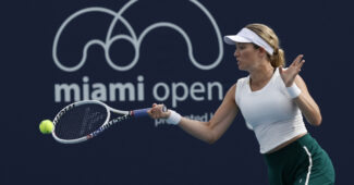 Danielle Collins hitting a forehand at the 2024 Miami Open