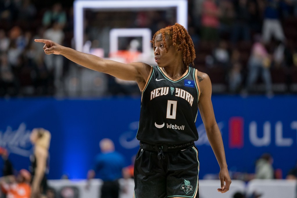 Jaylyn Sherrod points