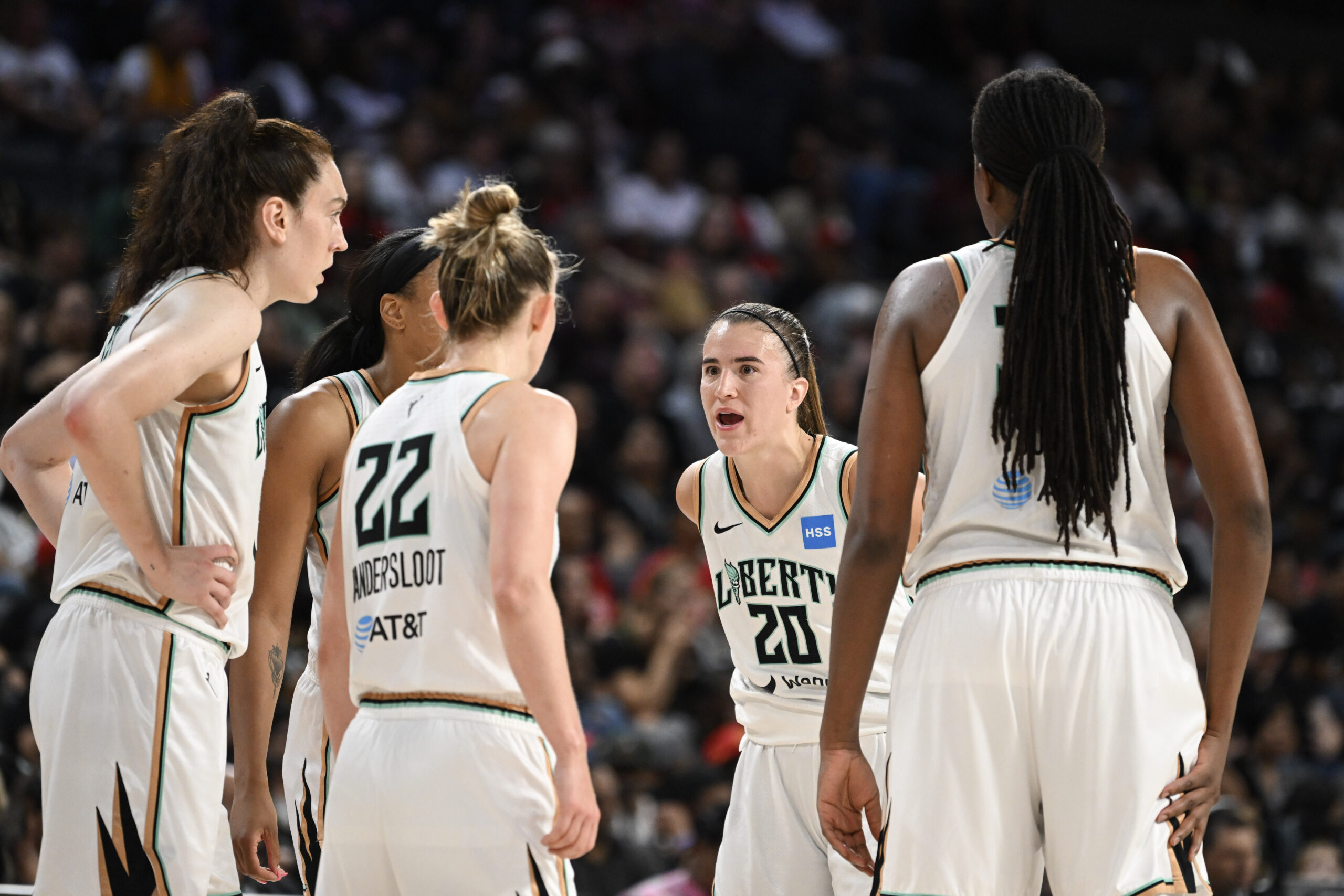 Sabrina Ionescu speaks to Betnijah Laney, Breanna Stewart, Courtney Vandersloot and Jonquel Jones