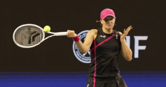 Iga Swiatek hitting a forehand