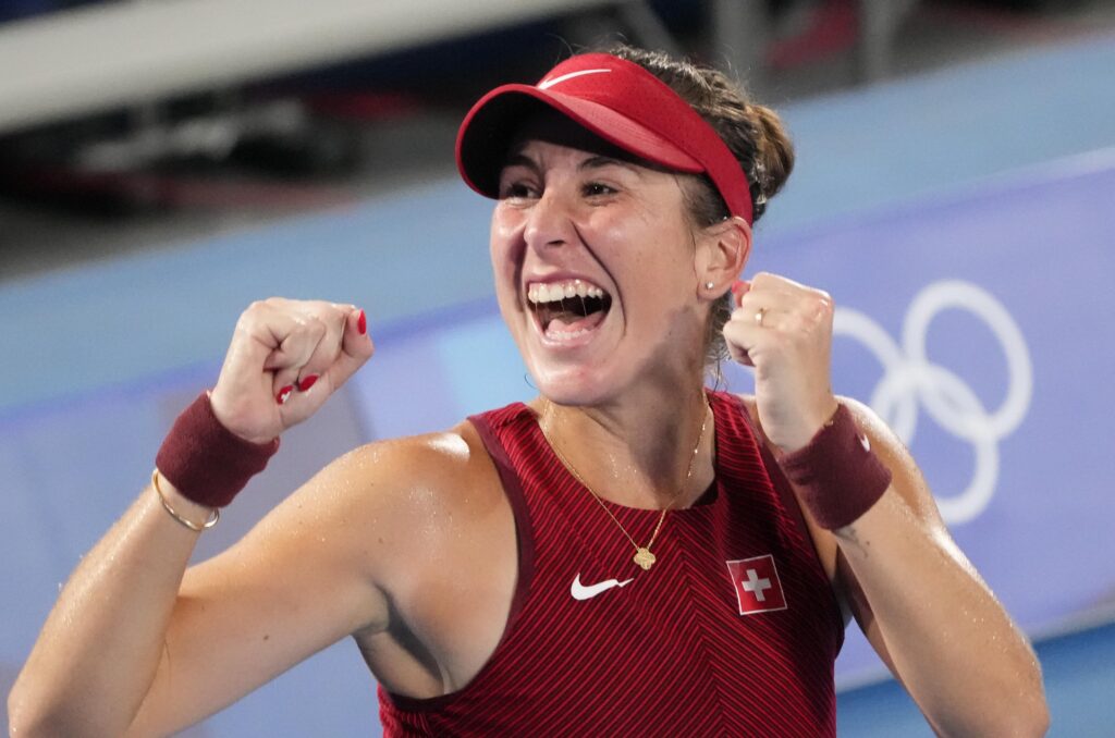 Belinda Bencic celebrating after winning her gold medal at the Tokyo Olympics