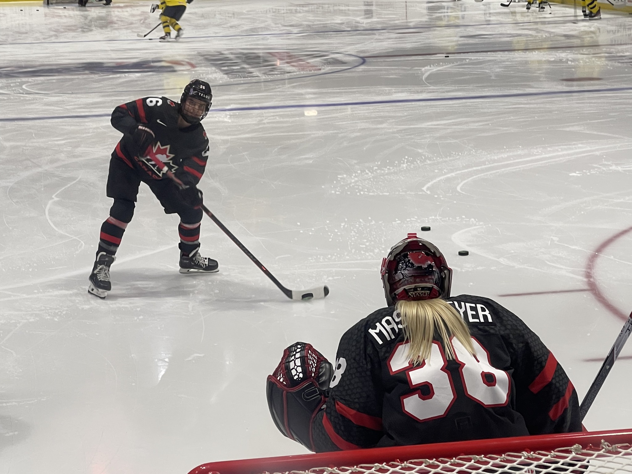 Emerance Maschmeyer in pregame warmups for Canada.