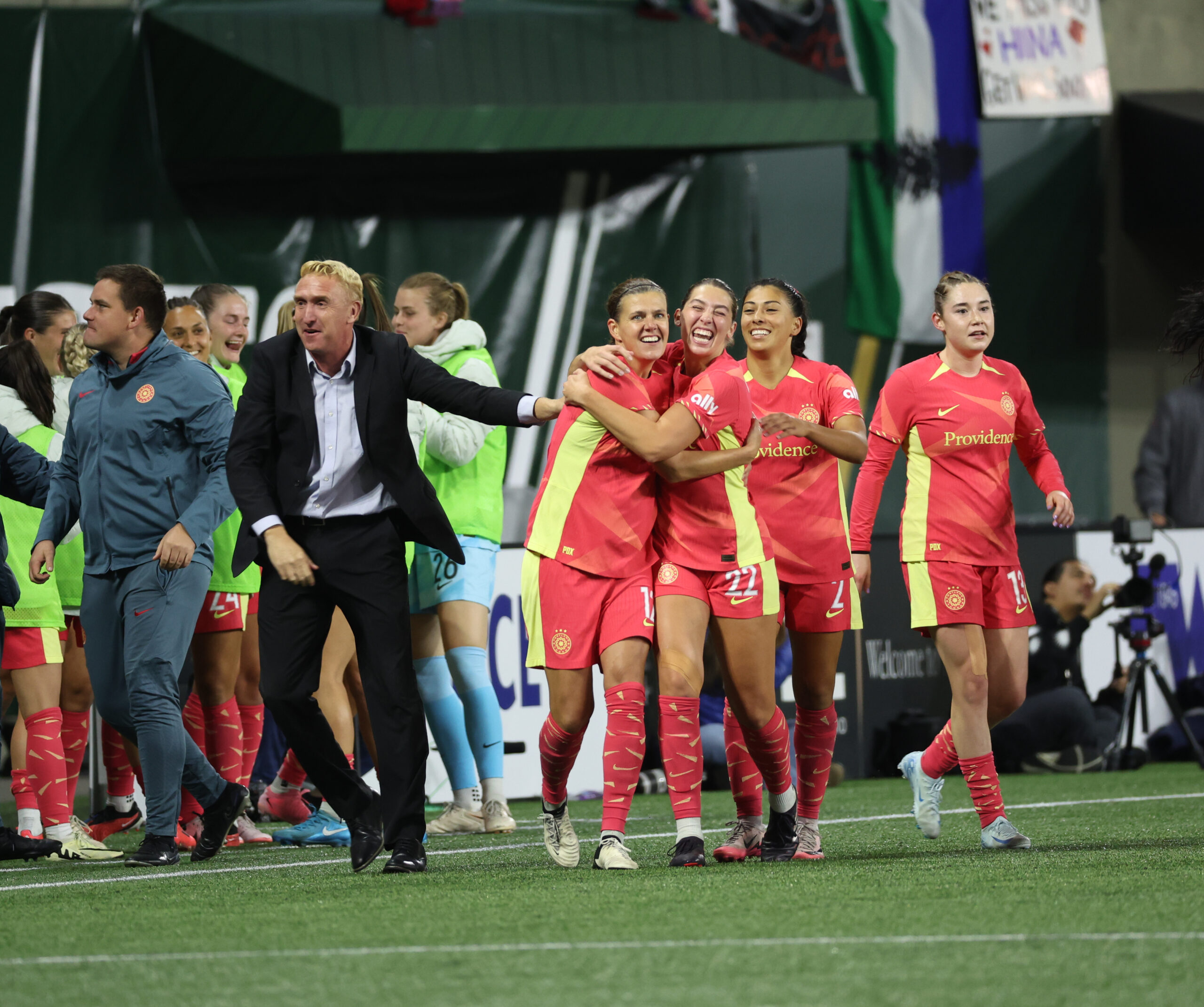 Portland Thorns celebrating
