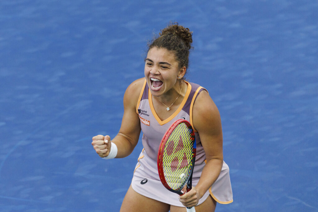 Jasmine Paolini in action at the 2024 U.S. Open