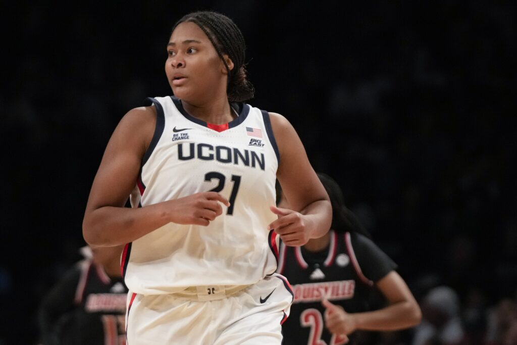 Sarah Strong runs down the court.