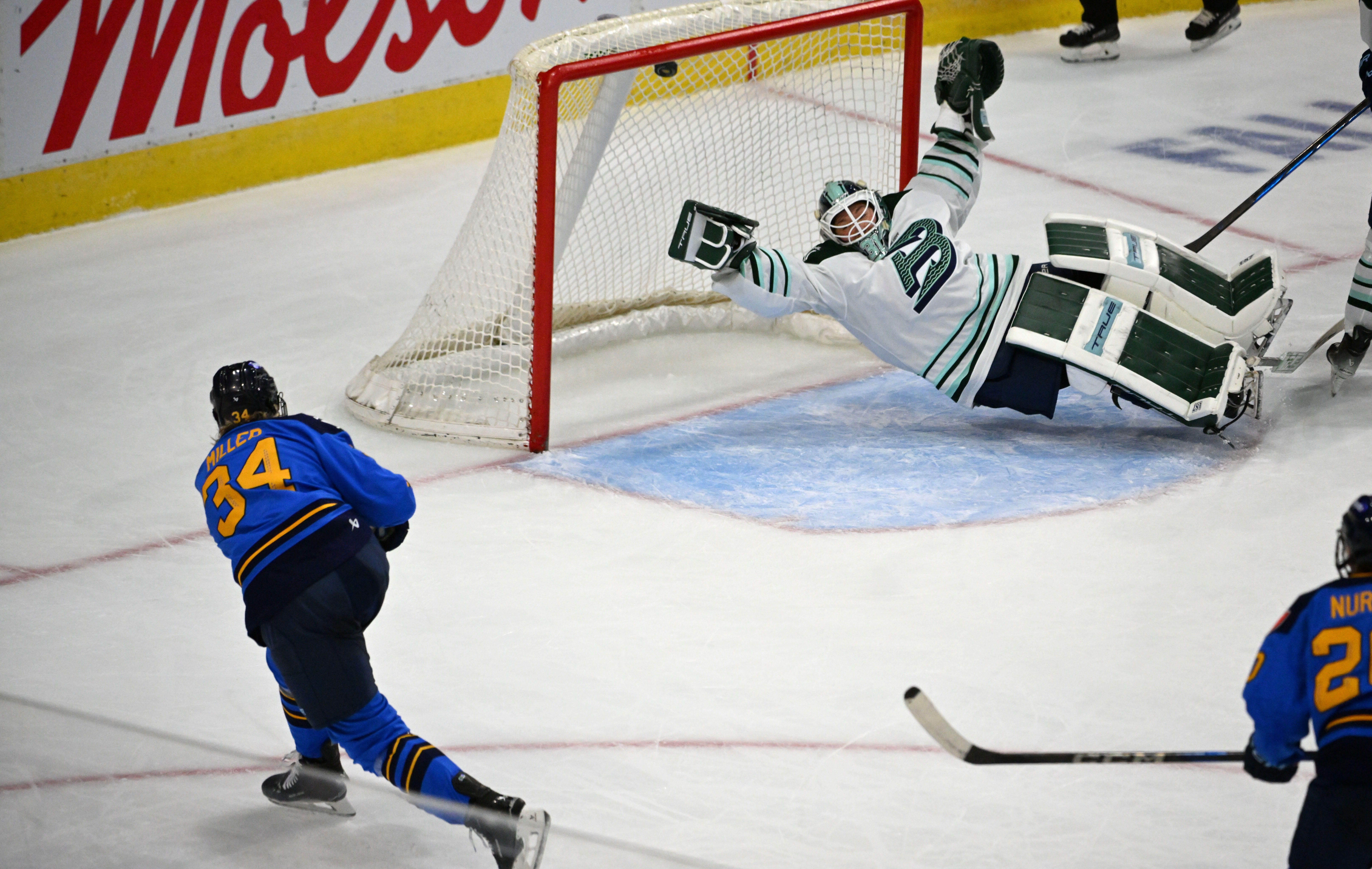 Sceptres forward Hannah Miller (34) take a shot on net