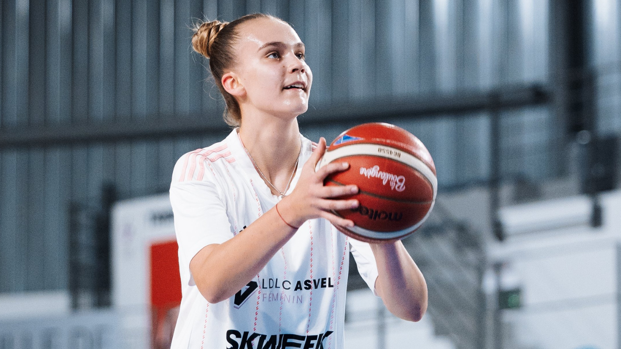 Justė Jocytė shooting free throws during a game in the 2024-25 season (Photo credit: @ASVEL_Feminin on X/Twitter)