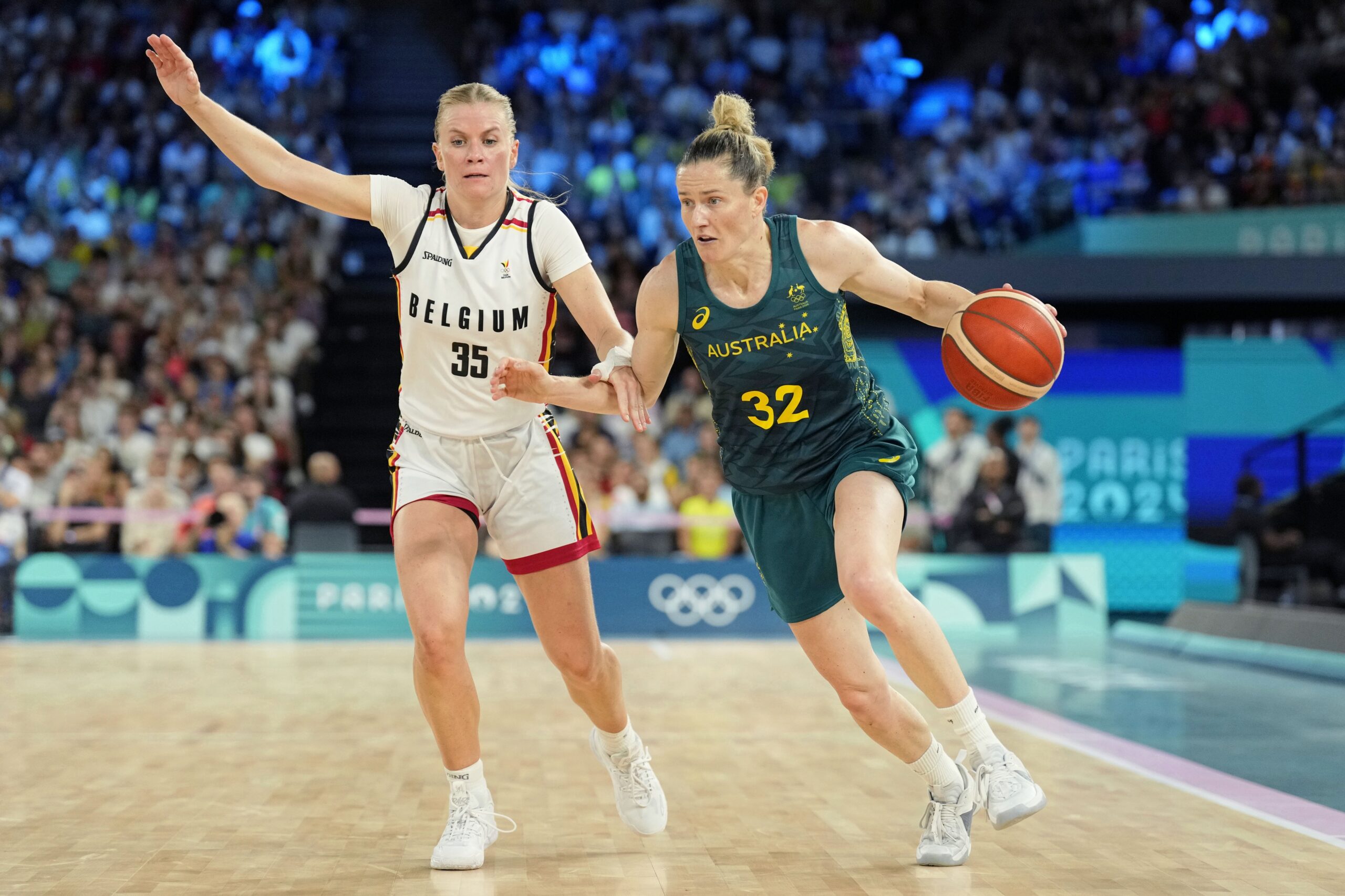 Sami Whitcomb drives.