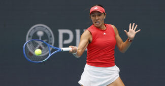Jessica Pegula hits a forehand in the championship of the 2025 Miami Open.