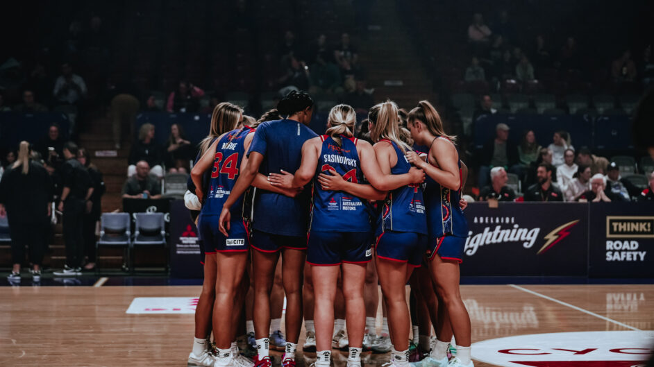 Adelaide Lightning players huddle