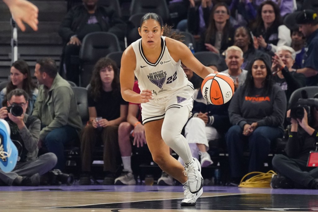 Golden State Valkyries guard Veronica Burton dribbles up court against the Washington Mystics