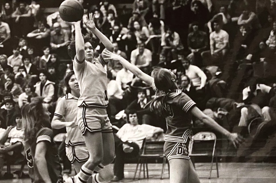 Sue Beckwith shoots the ball for the Iowa Hawkeyes in the 1970s.