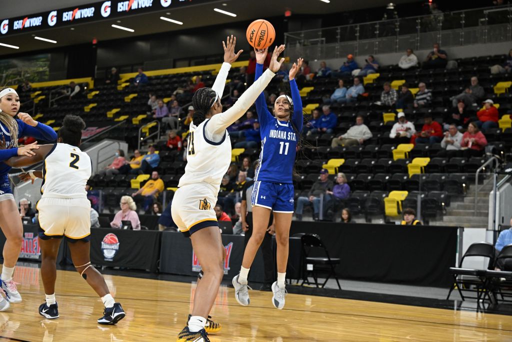 Indiana State guard Tierney Kelsey (11) goes up for a shot against Murray State in the 2026 Missouri Valley Tournament. Tierney scored 46 points in the Sycamores' loss.