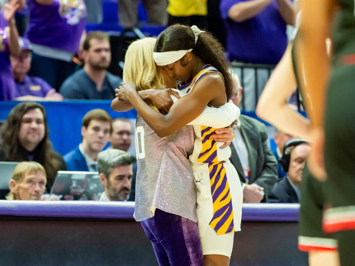 Flau’jae Johnson powers LSU’s historic rout of Texas Tech, helps LSU advance to Sweet 16