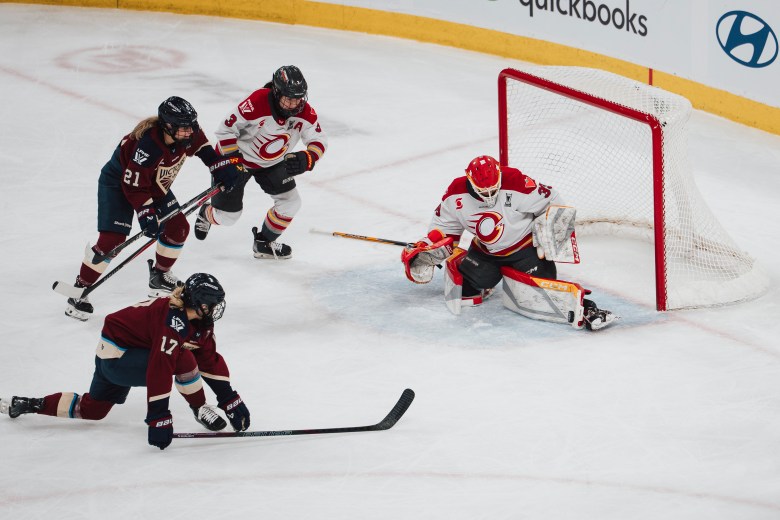 Action between the Ottawa Charge and Montréal Victoire.