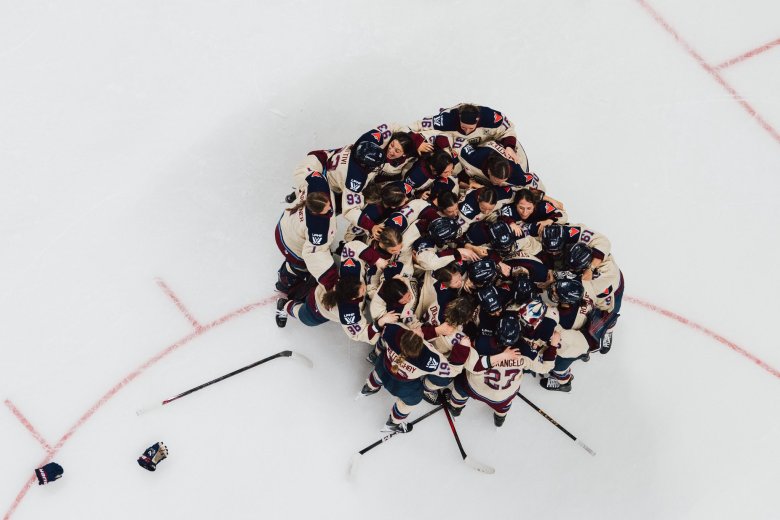 Montreal Victoire celebrate Walter Cup win