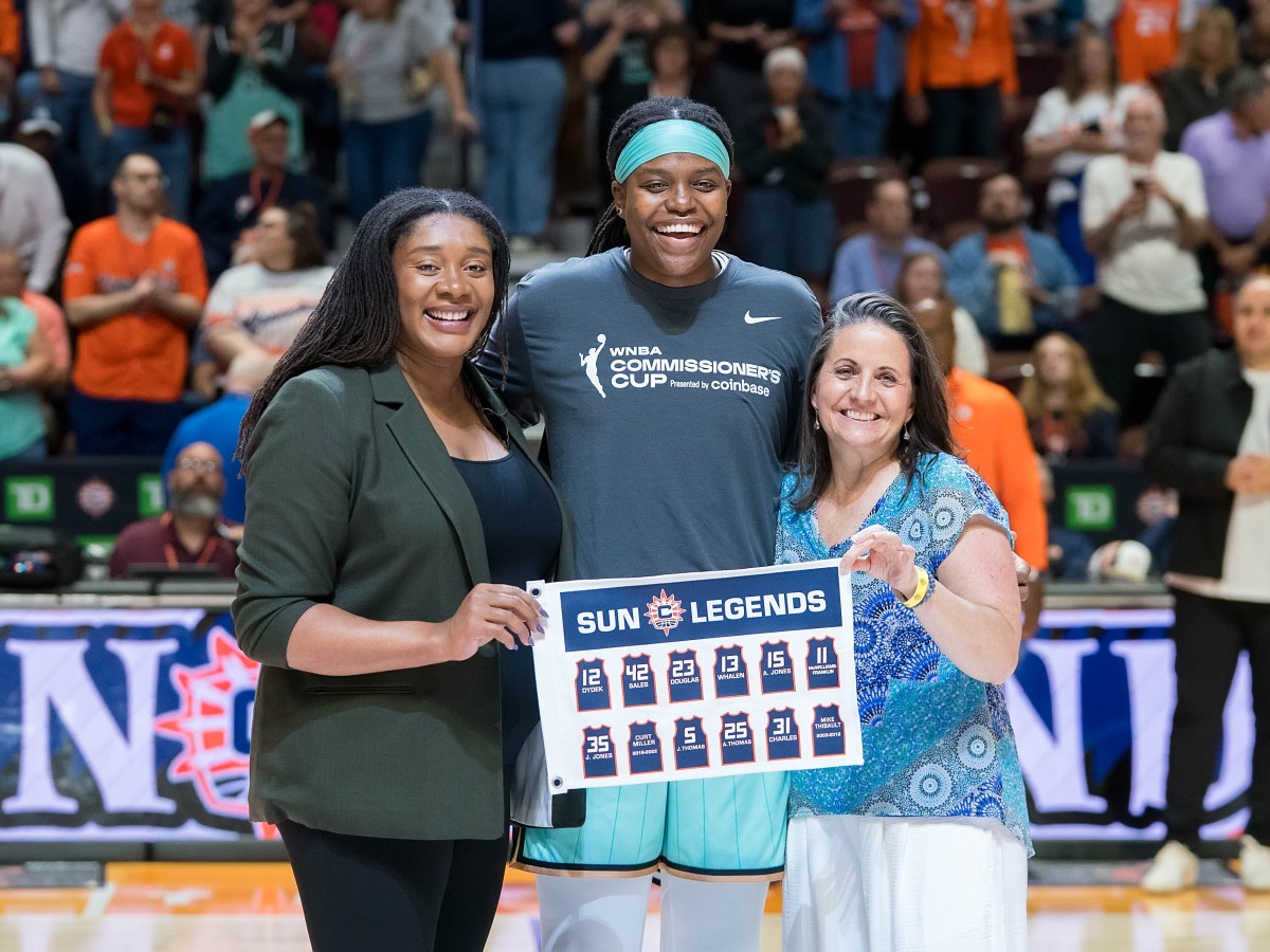 Connecticut Sun honor Jonquel Jones as a Sun legend