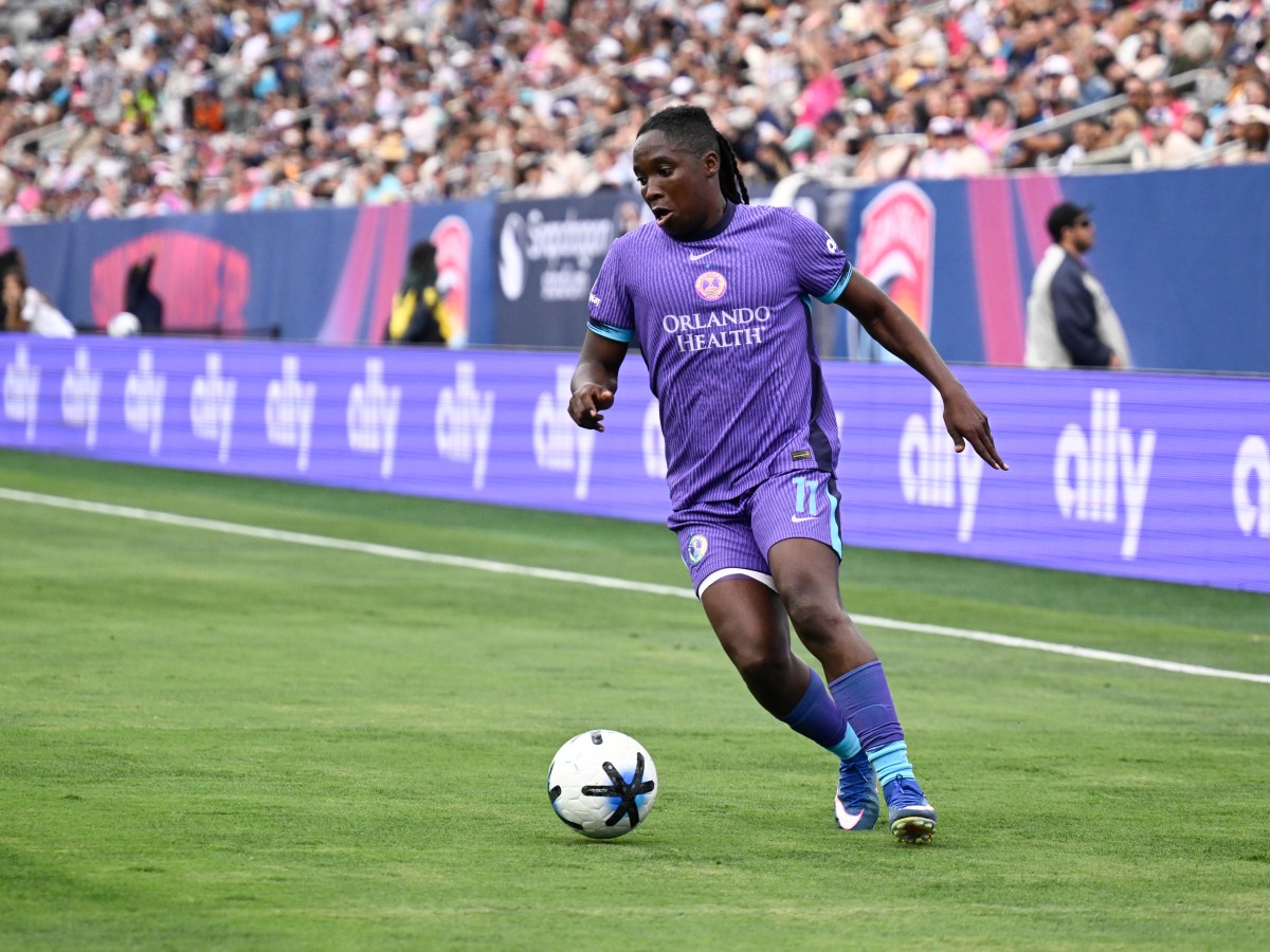 Orlando Pride forward Barbra Banda (11) passes during the second half against San Diego Wave FC at Snapdragon Stadium
