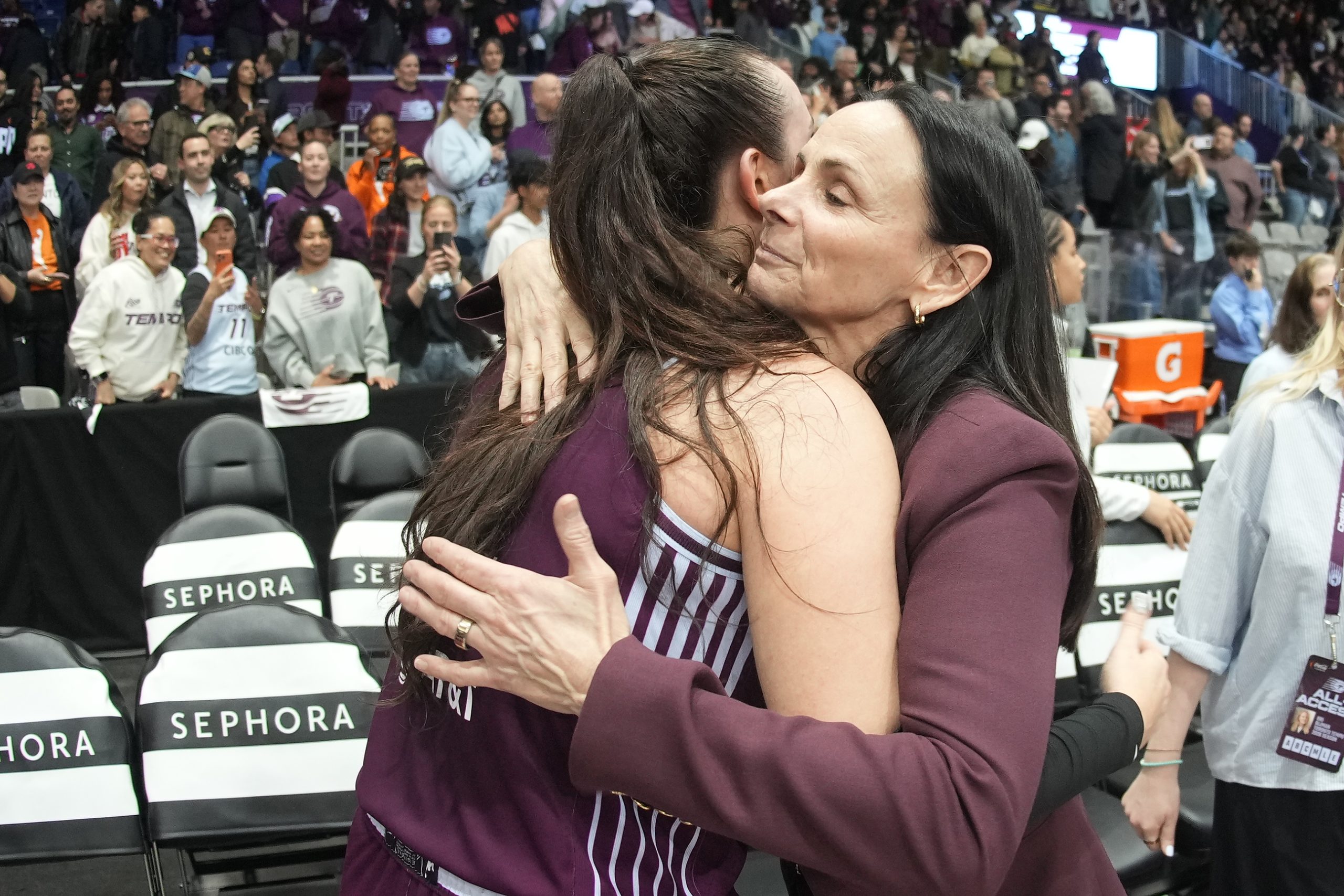 What the WNBA can learn from Sandy Brondello — Brionna Jones talks return