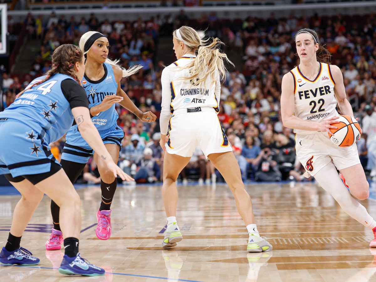 Cunningham fouled hard and Clark’s foul rescinded in Fever vs Sky