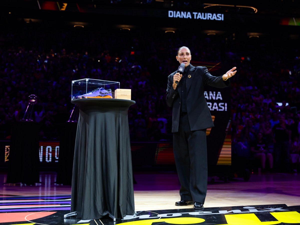 Sights and sounds from Diana Taurasi’s induction into the Phoenix Mercury’s Ring of Honor