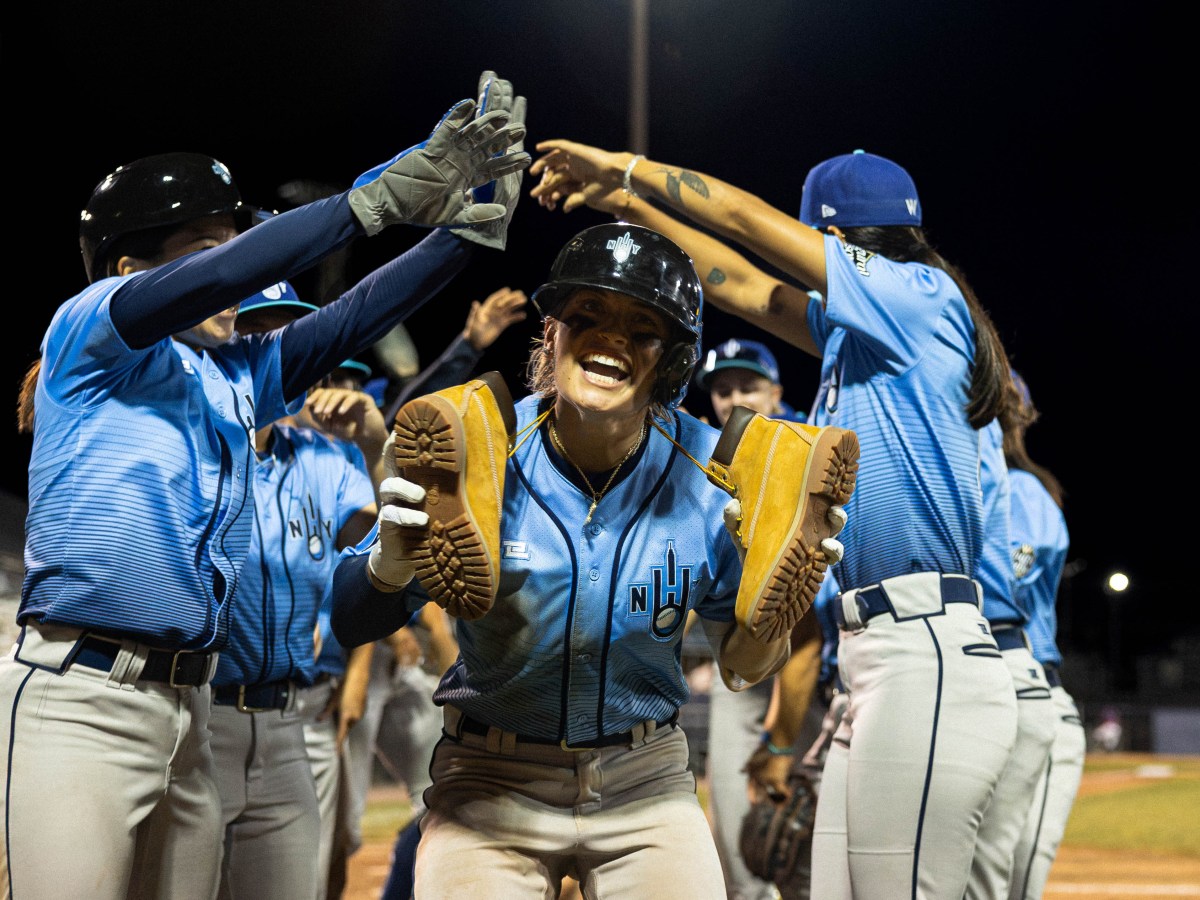 Denae Benites, Kelsie Whitmore trade home runs in rain-shortened Heights win