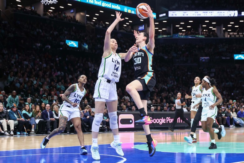 Breanna Stewart shoots.