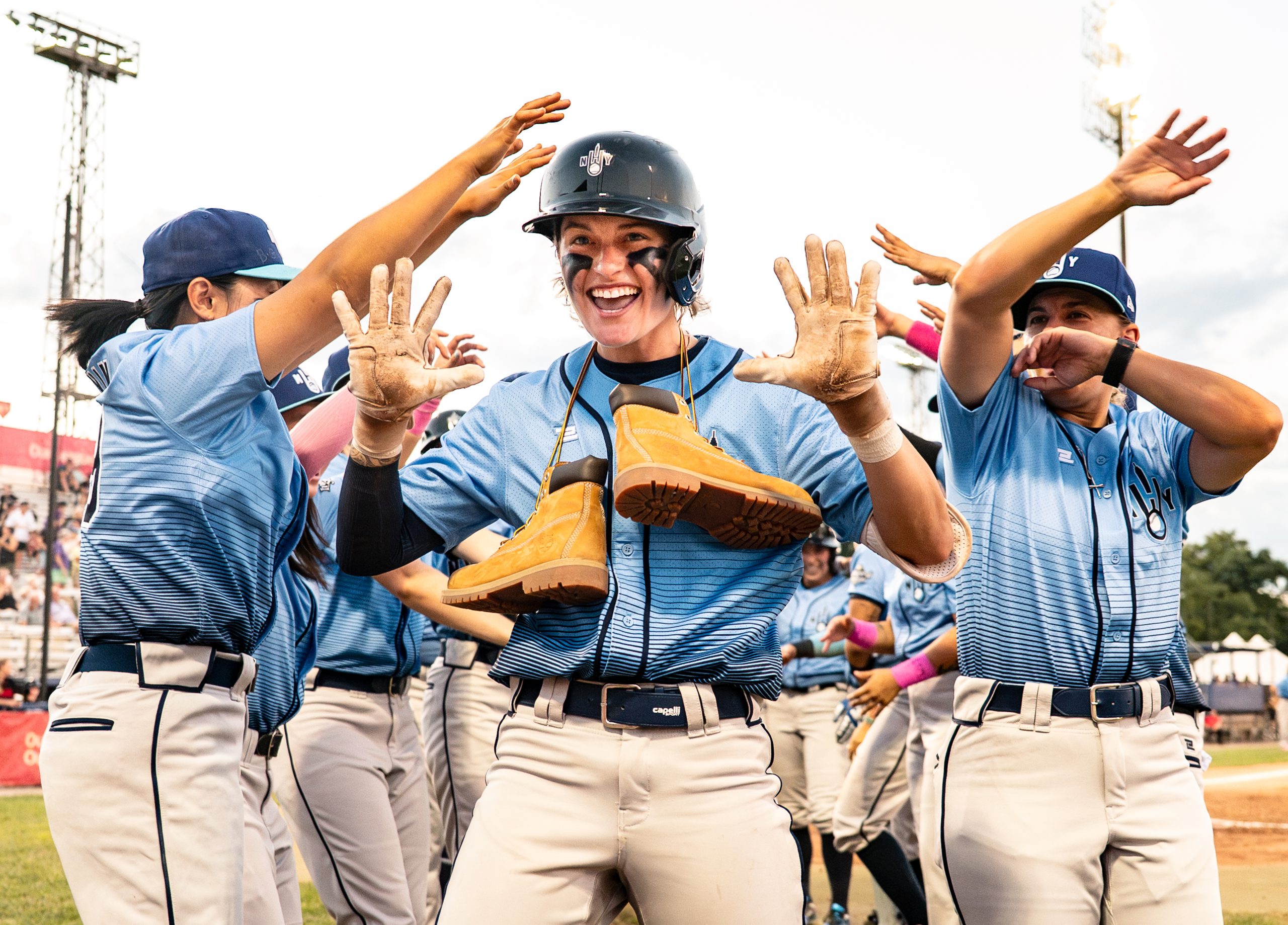 Heights win season series vs. Queens, set semifinal matchups with record-setting outburst