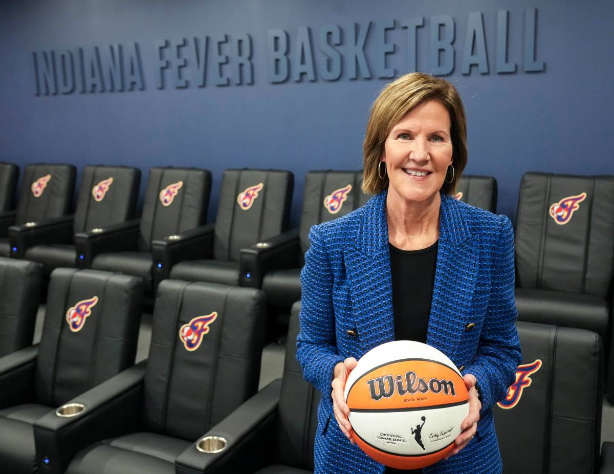 Indiana Fever front office getting overhaul as Kelly Krauskopf departs, Amber Cox fired